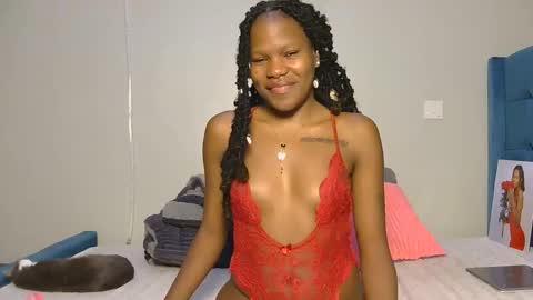 Snapshot of elllanna chatting on February 7, 10:24 pm elllanna online show from February 7, 10:24 pm