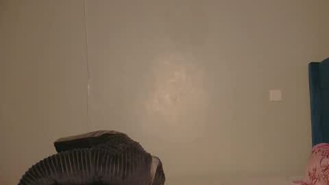 Snapshot of elllanna chatting on February 10, 9:24 am elllanna online show from February 10, 9:24 am