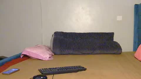 Snapshot of elllanna chatting on February 15, 9:41 am elllanna online show from February 15, 9:41 am