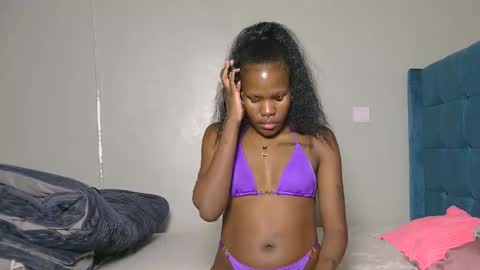 Snapshot of elllanna chatting on February 28, 12:28 pm elllanna online show from February 28, 12:28 pm