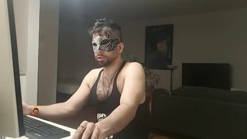 Snapshot of ellllixxx chatting on April 4, 9:18 am ellllixxx online show from April 4, 9:18 am