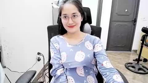 Snapshot of ellsa9x chatting on April 11, 4:06 am ellsa9x online show from April 11, 4:06 am