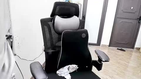 Snapshot of ellsa9x chatting on April 13, 5:35 am ellsa9x online show from April 13, 5:35 am