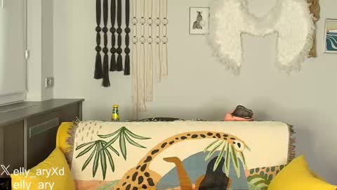 elly_ary online show from January 10, 9:30 pm