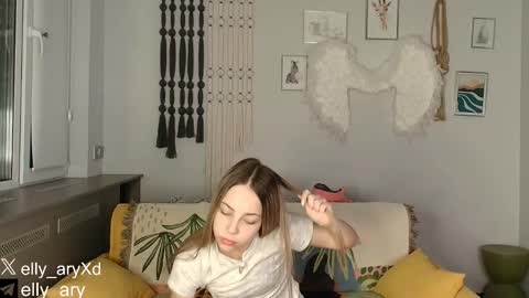 elly_ary online show from January 14, 9:31 pm