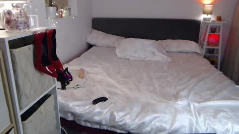 Snapshot of elly_denise chatting on January 29, 10:11 pm Denise online show from January 29, 10:11 pm