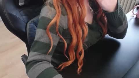 Elly online show from November 6, 7:42 am