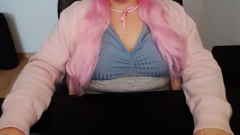 Elly online show from March 29, 8:14 am