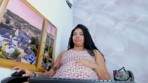 Snapshot of ellybloom chatting on June 20, 2:42 pm ellybloom online show from June 20, 2:42 pm