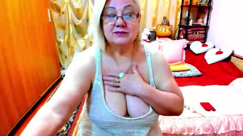 ellyhot53 online show from October 5, 3:54 pm