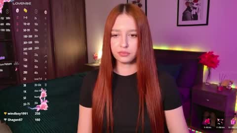 EllyPeach online show from April 4, 4:59 pm