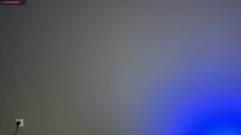 Snapshot of ellzabeth_ellison chatting on February 4, 3:26 pm Im online Fri Sun Mon Tue Thu Fri Sat3 from 1000 online show from February 4, 3:26 pm