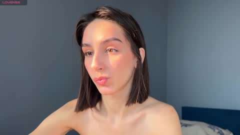 Snapshot of ellzabeth_ellison chatting on February 28, 6:21 am Im online Fri Sun Mon Tue Thu Fri Sat3 from 1000 online show from February 28, 6:21 am