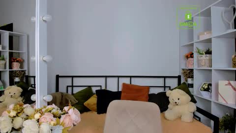 elma_lily online show from December 1, 7:02 am