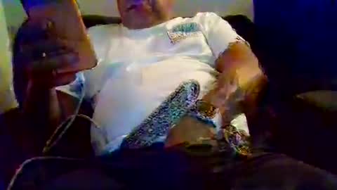 elmario24 online show from October 25, 7:05 am