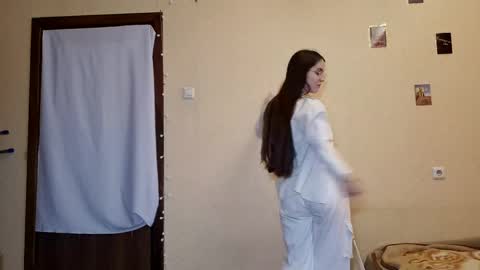 Kate online show from April 15, 2:35 pm