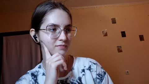 Kate online show from May 25, 1:50 pm