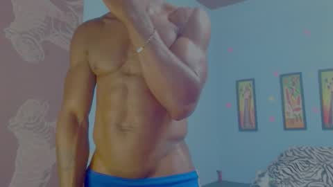 elmiltonnjakee online show from February 3, 2:53 am