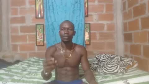 Snapshot of elmiltonnjakee chatting on July 13, 7:33 am elmiltonnjakee online show from July 13, 7:33 am