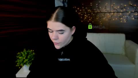 Elmi online show from February 11, 10:04 am