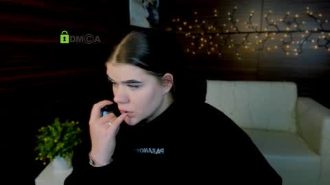 Elmi online show from February 11, 1:20 pm