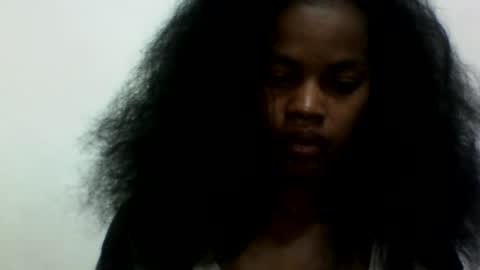 elodie228680 online show from June 12, 5:17 am