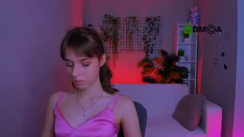 Snapshot of elodie_crystal chatting on July 15, 11:15 am Ella online show from July 15, 11:15 am