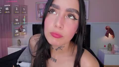 Elodie  online show from December 2, 12:10 pm