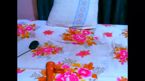 elodielynn online show from September 21, 6:48 am