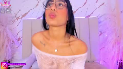 elody_rousse online show from September 24, 11:57 am
