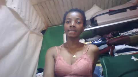 elodynarcisse online show from December 14, 8:41 am