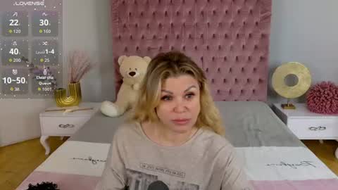 eloise_by online show from June 17, 7:22 am