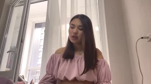 Snapshot of eloisetatsuhara chatting on October 19, 11:11 am Alice online show from October 19, 11:11 am