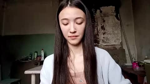 Snapshot of elouisevallian chatting on June 28, 1:55 am Elara online show from June 28, 1:55 am