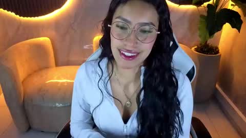 Evelyn  online show from September 26, 12:09 pm