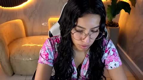 Evelyn  online show from October 3, 12:13 pm