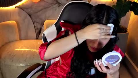 Evelyn  online show from October 4, 2:37 pm