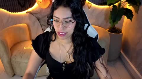 Evelyn  online show from October 6, 12:02 pm