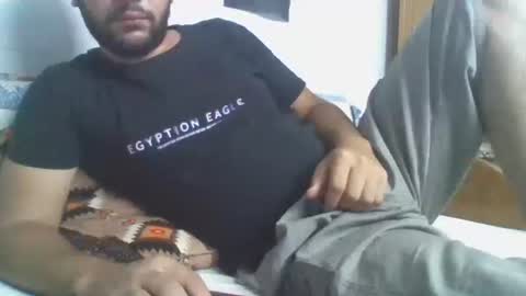 Snapshot of elphotographermedo chatting on October 22, 9:47 pm Mr.M online show from October 22, 9:47 pm