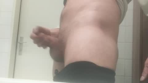 Snapshot of elrockobigcock chatting on May 18, 12:07 am Bigcock Callboy online show from May 18, 12:07 am
