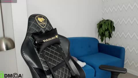 elsa_carterr online show from October 20, 8:37 am