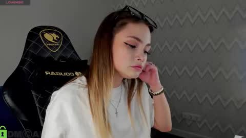 elsa_carterr online show from November 4, 8:52 pm