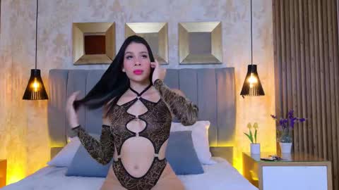 Isabela Martinez online show from March 14, 3:45 am