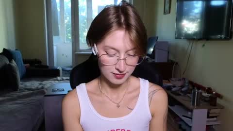 Snapshot of elsaangel chatting on August 8, 3:19 am elsaangel online show from August 8, 3:19 am