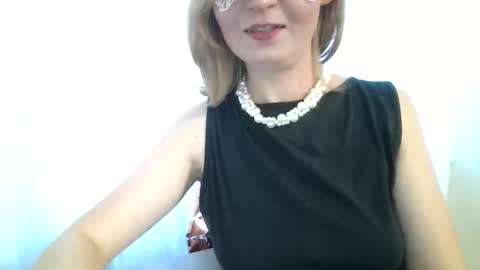 ElsaMartinez online show from September 24, 2:42 pm