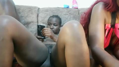 Snapshot of elsie02 chatting on November 13, 9:19 am elsie02 online show from November 13, 9:19 am