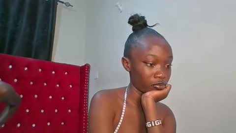 Snapshot of elsiejoy chatting on November 3, 7:31 am elsiejoy online show from November 3, 7:31 am