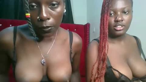 Snapshot of elsiejoy chatting on November 23, 7:35 pm elsiejoy online show from November 23, 7:35 pm