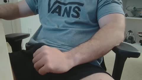 Snapshot of eltanke2206 chatting on March 9, 2:21 pm alexgarg online show from March 9, 2:21 pm