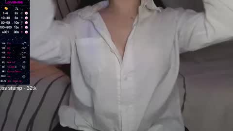 Snapshot of elusive_mia chatting on June 10, 1:43 pm Mia 3 online show from June 10, 1:43 pm